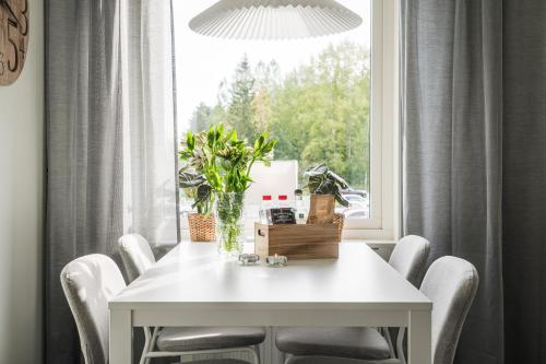 Guestly Homes - Homely 1BR Apartment in Lulea Külváros