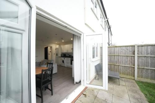 HEATHROW AIRPORT apartments-FREE parking-Free underground to and from Heathrow-30 min central London, Londýn (fotografie 6)