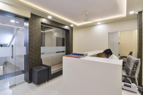 Utvendig, Hotel Aroma in Dadar