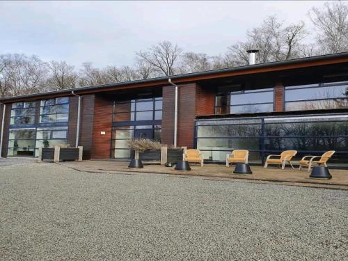 Chalet in Odeigne with Private Pool & Sauna - Location saisonnière - Manhay