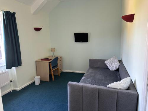 Hinsley Hall, Leeds (photo 3)
