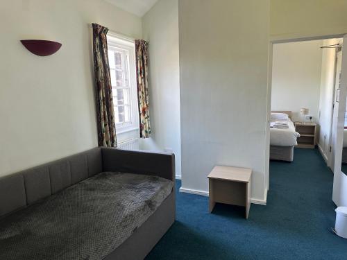 Hinsley Hall, Leeds (photo 7)