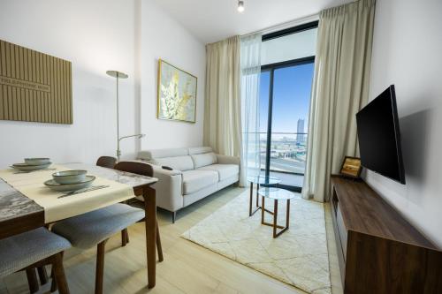 Modern 1BR in Binghatti Luna, JVC District, Dubaj