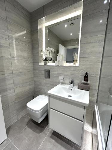 5 Aviv Place - image 8