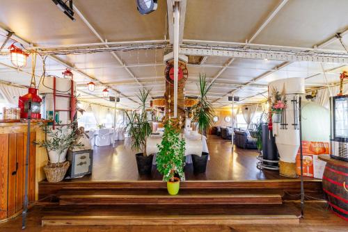 ห้องอาหาร, Botel Marina in ใจกลางเมืองริเยกา