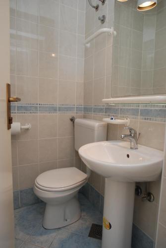 Holiday Home Olive Tree - image 5