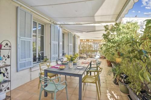 Luxueux appartement avec terrasse et parking