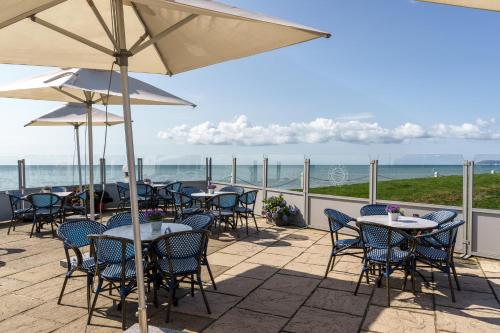 ระเบียง/ชานเรือน, โรงแรมคูเดนบีช (Cooden Beach Hotel) in เบ็คฮิล