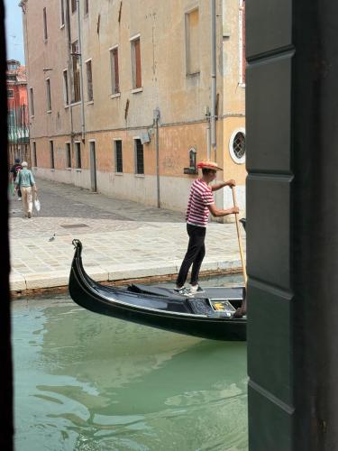 Ca' Rioba - Patio Privato e Vista Canale a Cannaregio