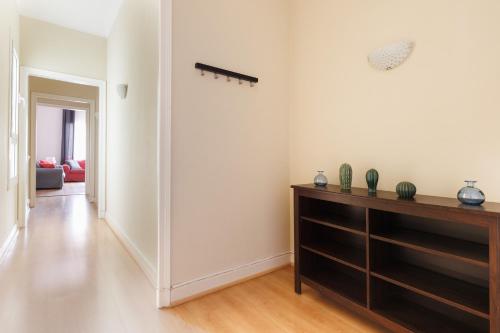 Elegance and Comfort in Barcelona 4Bedroom Apartment in the Most Exclusive Area - image 2