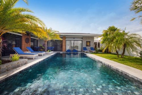 Pattana Moon - Luxury Calm 4 Bedrooms Pool Villa