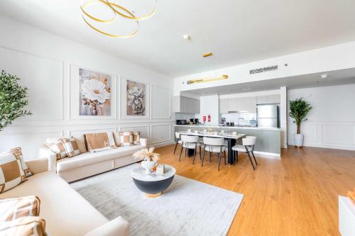 Luxurious 4BR Burj Khalifa & full fountain view - image 13