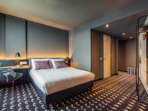 1 queen bed