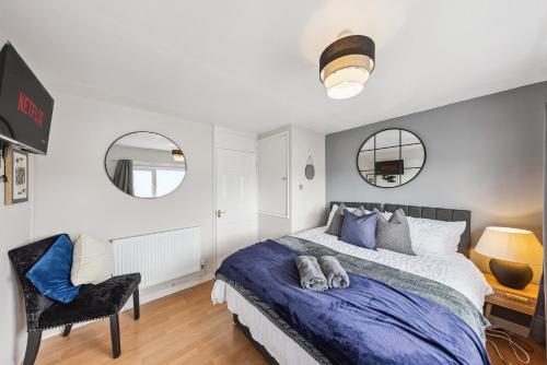 3Bed, Sleeps 7, TV in Each Room, Garden, Parking, Basildon (photo 4)