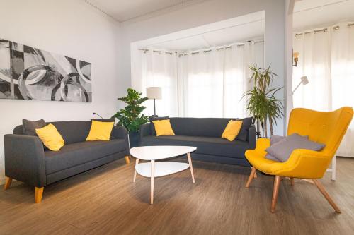 Central & Fully Equipped Apartment in Eixample Next to Metro, Sleeps 5, Barcelona (zdjęcie 8)