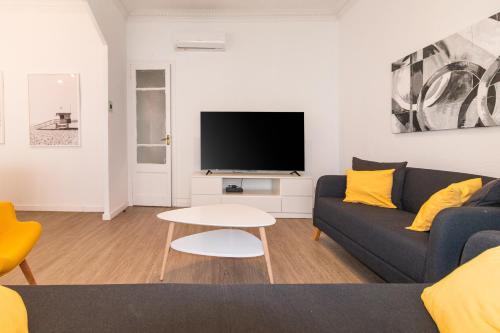 Central & Fully Equipped Apartment in Eixample Next to Metro, Sleeps 5, Barcelona (zdjęcie 10)