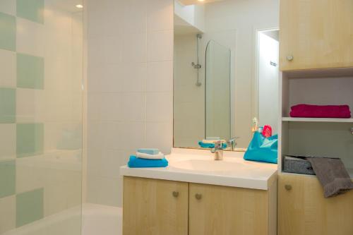 2 bedrooms, 4 beds