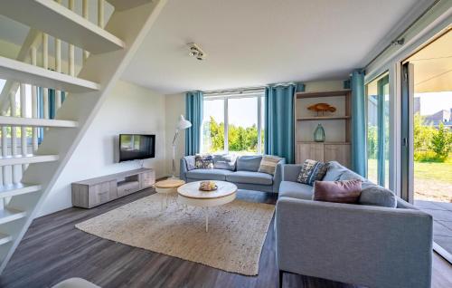 3 Bedroom Amazing Home In Kamperland in קמפרלנד