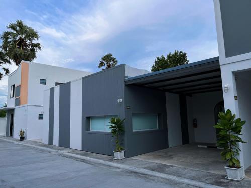 촌부리 โรงแรมในฝัน 3성급 호텔 수영장