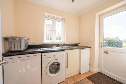 Cosy 4BR Cottage in Great Glemham Village in Hacheston