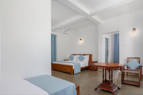 2 bedrooms, 5 beds