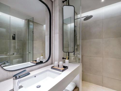 Mercure Tangerang Centre Room Type - Deluxe Twin Room