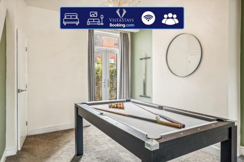 Large 3BDR House By Vista Stays Short Lets & Serviced Accommodation Glasgow With Pool Table & Free WiFi, Manchester