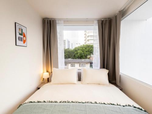2 Bedrooms for 4 Guests with Terrace in the Heart of Sathorn, Бангкок (фото 4)