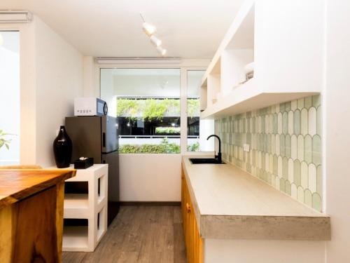 2 Bedrooms for 4 Guests with Terrace in the Heart of Sathorn, Бангкок (фото 10)