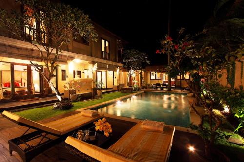 Villa Anjani - Oceanfront Villa, With Private Garden and Cook - Candidasa