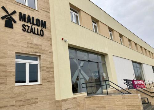 . Malom Munkásszálló
