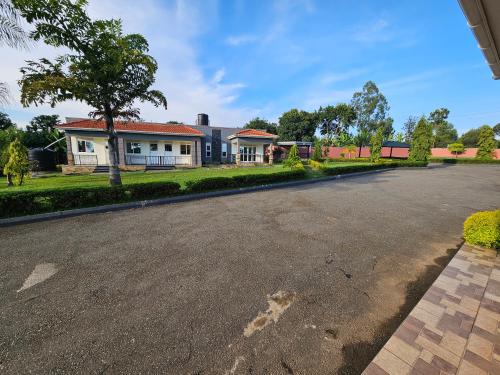 Näkymä ulkoa, Gorilla African Guest House in Nebbi