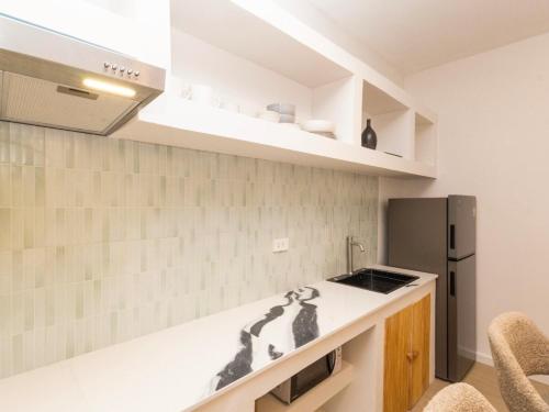 2 Bedrooms for 4 Guests with Kitchen at Heart of Sathorn, Бангкок (фото 6)