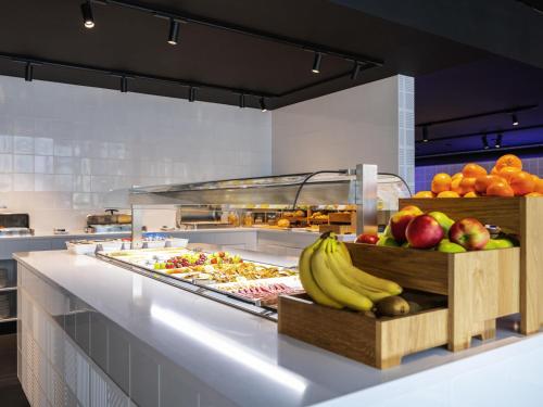 Mercure Amsterdam North Station - image 3