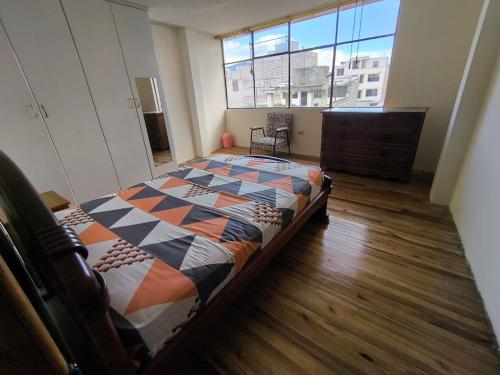 Bed, Habitacion Centrica cama Queen Salcedo in Salcedo