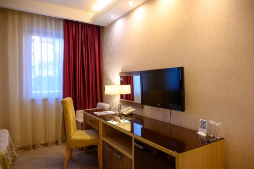 Double or twin room, deluxe, balcony