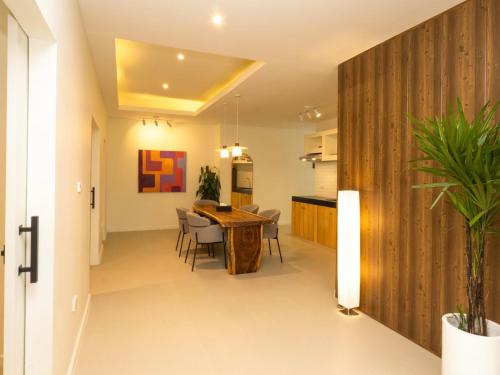3 Bedrooms for 5 Guests in the Heart of Sathorn, Бангкок (фото 4)