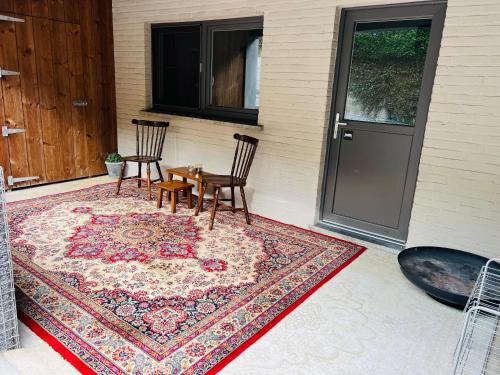 Ruime suite met privé ingang en badkamer (Ruime suite met prive ingang en badkamer) in 亨克市中心