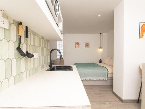 Lovely Studio Room for 2 Guests in the Heart of Sathorn, Бангкок (фото 3)