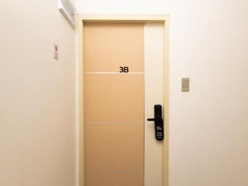 Lovely Studio Room for 2 Guests in the Heart of Sathorn, Бангкок (фото 4)
