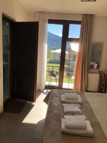 Ninama in เมสเตีย