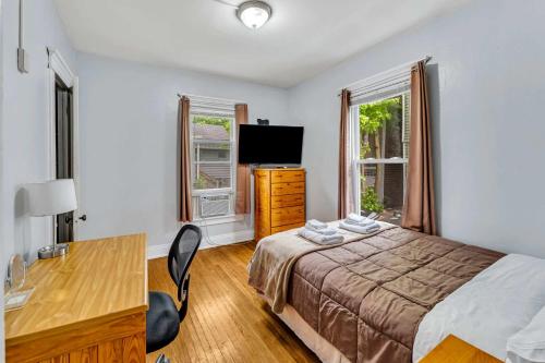 2nd Base Apt 1 All Star Baseball Rentals - image 10