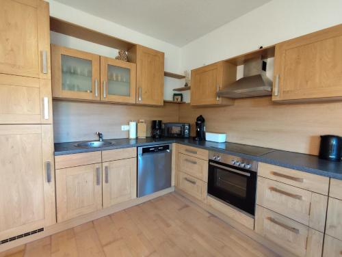 Konyha, Ferienwohnung zur alten Schmiede in Arrach