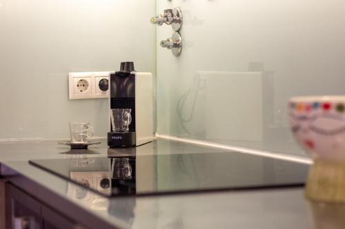 Bright 1BR with Parking in Bolhão by LovelyStay, Porto (photo 8)