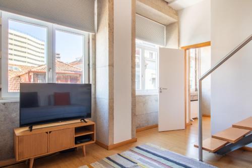 Bright 1BR with Parking in Bolhão by LovelyStay, Porto (photo 5)