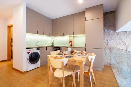 Bright 1BR with Parking in Bolhão by LovelyStay, Porto (photo 6)