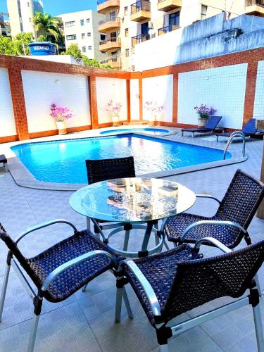 Apê Praia do Forte Cabo Frio com Ar e Piscina – khách sạn tại Centro