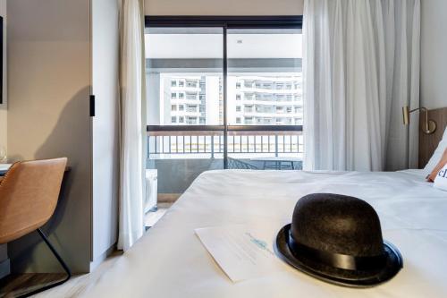Charlie Uwin Brooklin Room Type - Studio with Balcony