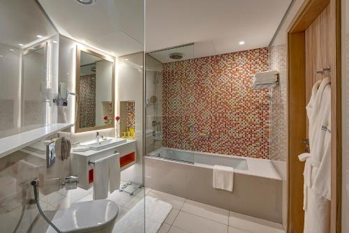 room detail thumbnail 2