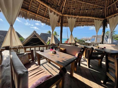 บริการและสิ่งอำนวยความสะดวก, Bitcoin Beach Hotel Zanzibar in มิชามวี